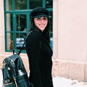 Meet your Posher, Alexia